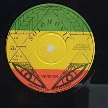 Cargar imagen en el visor de la galería, Bunny Wailer – Crucial
