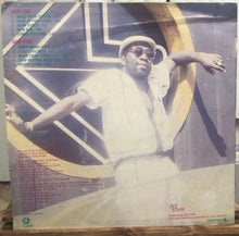 Cargar imagen en el visor de la galería, Junior Brammer – Hold Your Corner
